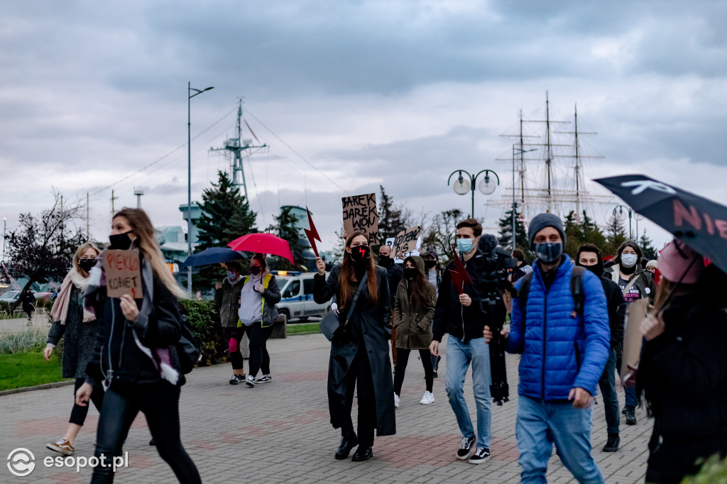 #StrajkKobiet w Trójmieście: gorąca sobota w Sopocie, Gdyni i Gdańsku [FOTO]