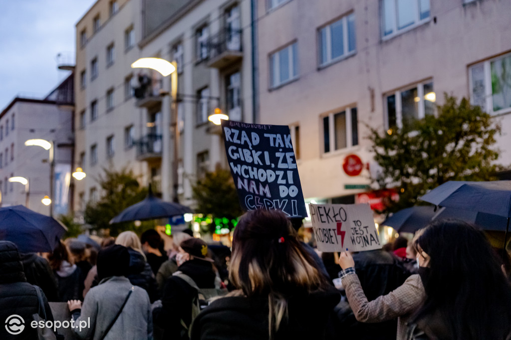 #StrajkKobiet w Trójmieście: gorąca sobota w Sopocie, Gdyni i Gdańsku [FOTO]