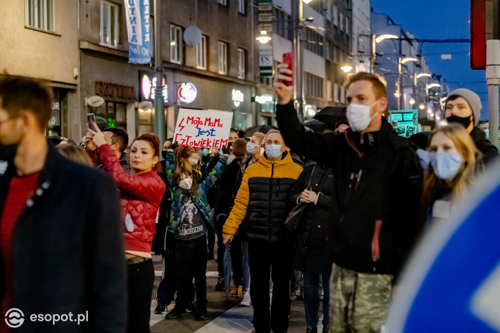 #StrajkKobiet w Trójmieście: gorąca sobota w Sopocie, Gdyni i Gdańsku [FOTO]
