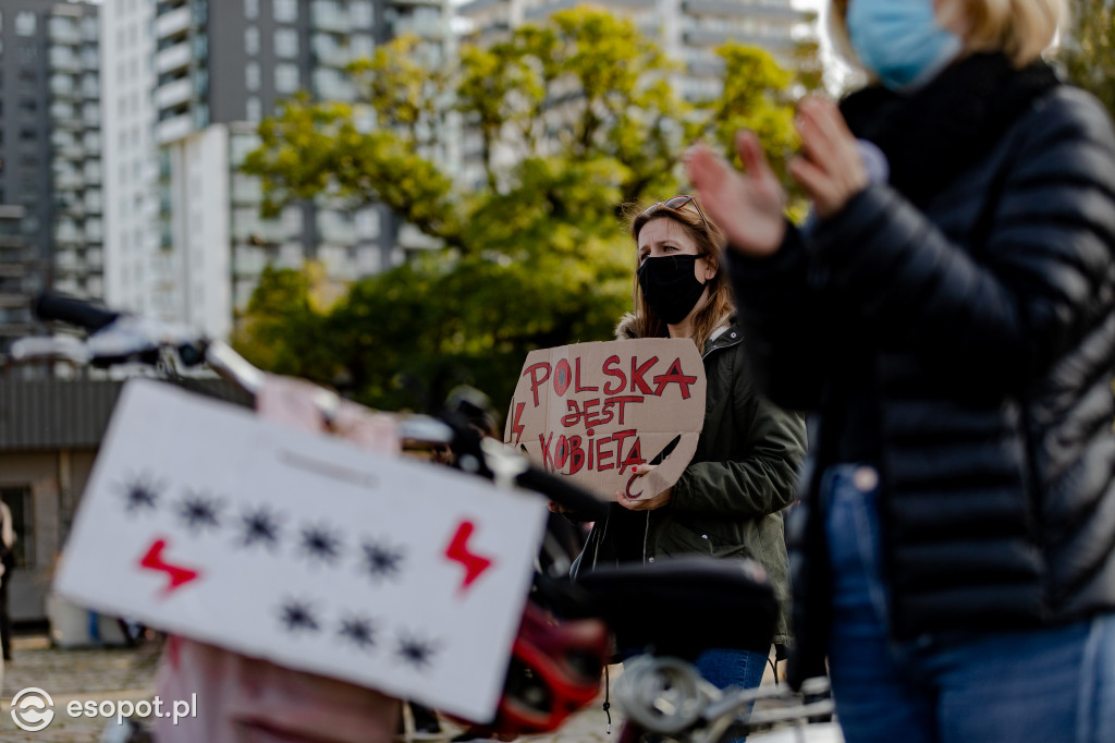 Protesty na ulicach Trójmiasta: kobiety dołączyły do gastronomików i strajku przedsiębiorców [25.10.20]