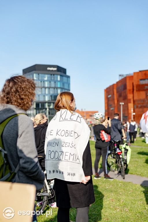 Protesty na ulicach Trójmiasta: kobiety dołączyły do gastronomików i strajku przedsiębiorców [25.10.20]