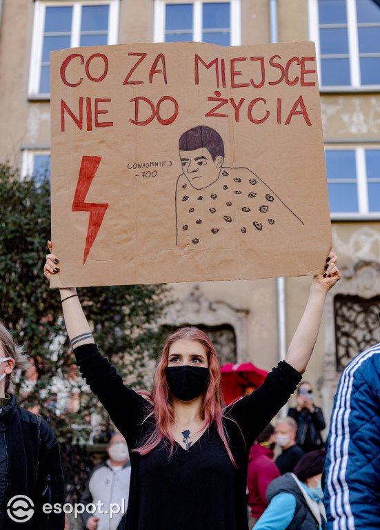 Protesty na ulicach Trójmiasta: kobiety dołączyły do gastronomików i strajku przedsiębiorców [25.10.20]