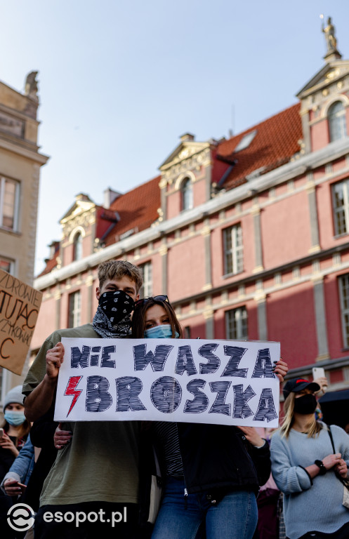 Protesty na ulicach Trójmiasta: kobiety dołączyły do gastronomików i strajku przedsiębiorców [25.10.20]