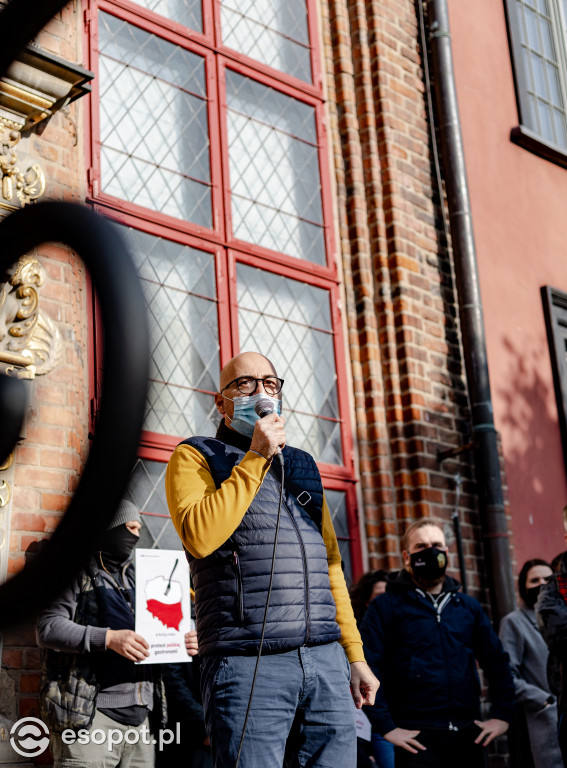 Protesty na ulicach Trójmiasta: kobiety dołączyły do gastronomików i strajku przedsiębiorców [25.10.20]