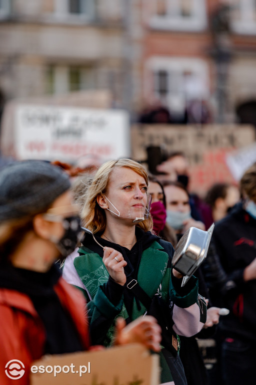 Protesty na ulicach Trójmiasta: kobiety dołączyły do gastronomików i strajku przedsiębiorców [25.10.20]