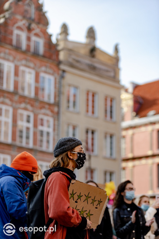 Protesty na ulicach Trójmiasta: kobiety dołączyły do gastronomików i strajku przedsiębiorców [25.10.20]
