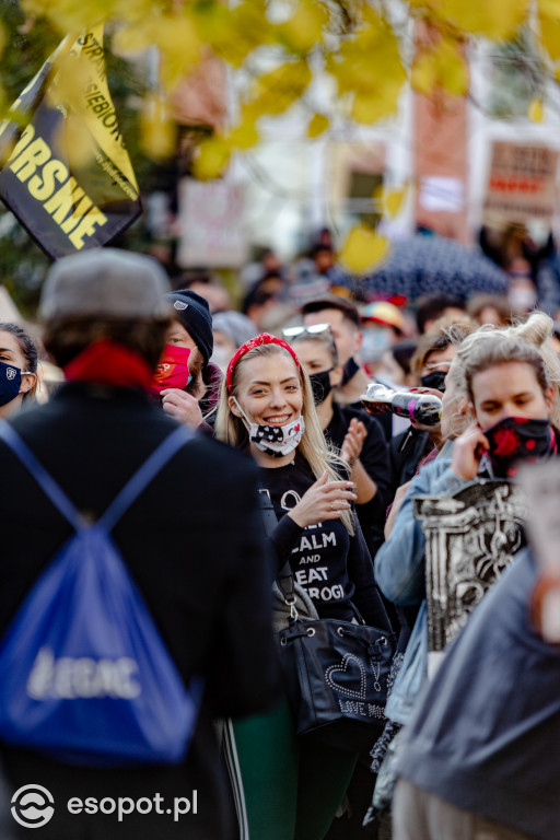 Protesty na ulicach Trójmiasta: kobiety dołączyły do gastronomików i strajku przedsiębiorców [25.10.20]