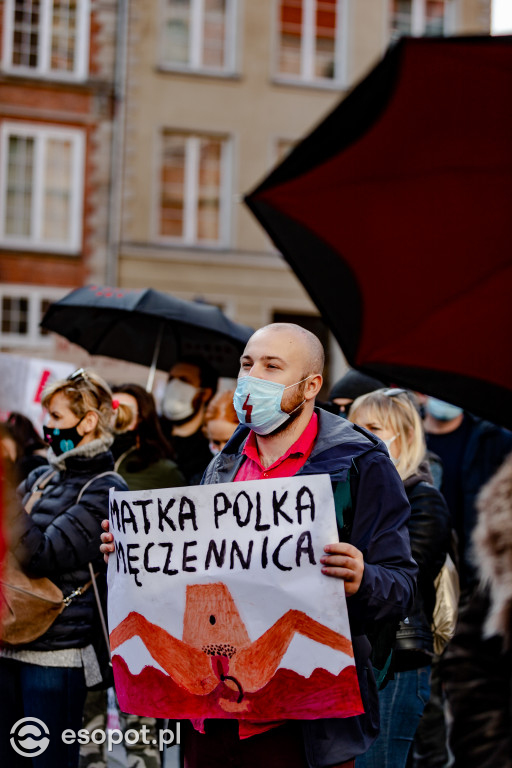 Protesty na ulicach Trójmiasta: kobiety dołączyły do gastronomików i strajku przedsiębiorców [25.10.20]