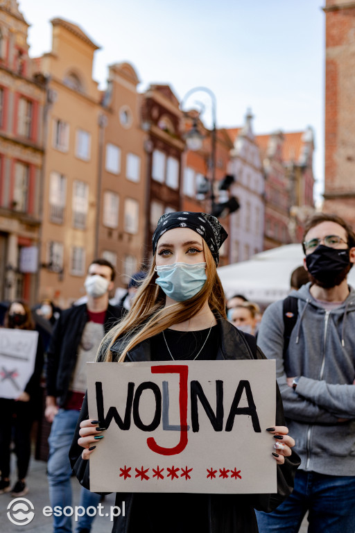 Protesty na ulicach Trójmiasta: kobiety dołączyły do gastronomików i strajku przedsiębiorców [25.10.20]