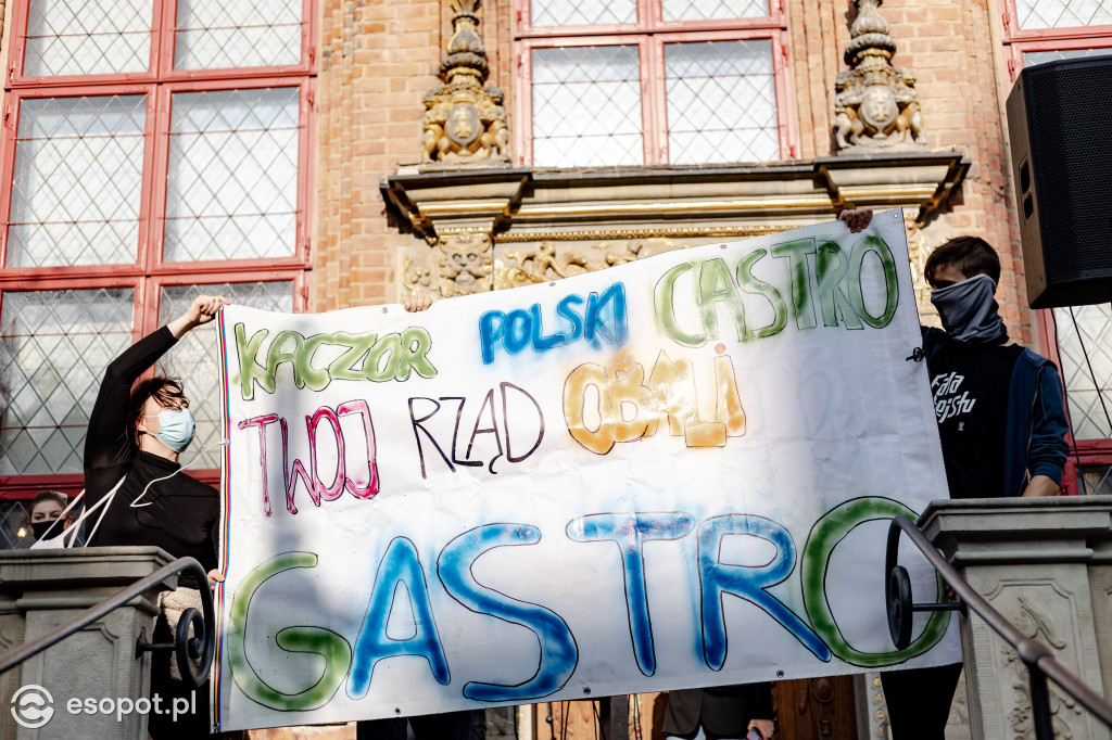 Protesty na ulicach Trójmiasta: kobiety dołączyły do gastronomików i strajku przedsiębiorców [25.10.20]