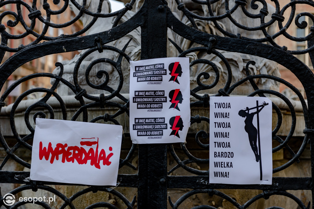 Protesty na ulicach Trójmiasta: kobiety dołączyły do gastronomików i strajku przedsiębiorców [25.10.20]
