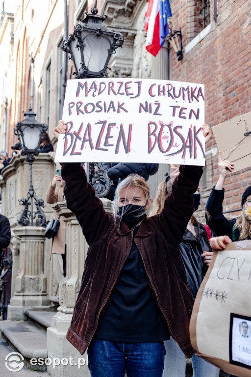 Protesty na ulicach Trójmiasta: kobiety dołączyły do gastronomików i strajku przedsiębiorców [25.10.20]