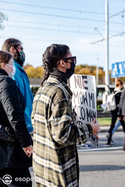 Protesty na ulicach Trójmiasta: kobiety dołączyły do gastronomików i strajku przedsiębiorców [25.10.20]