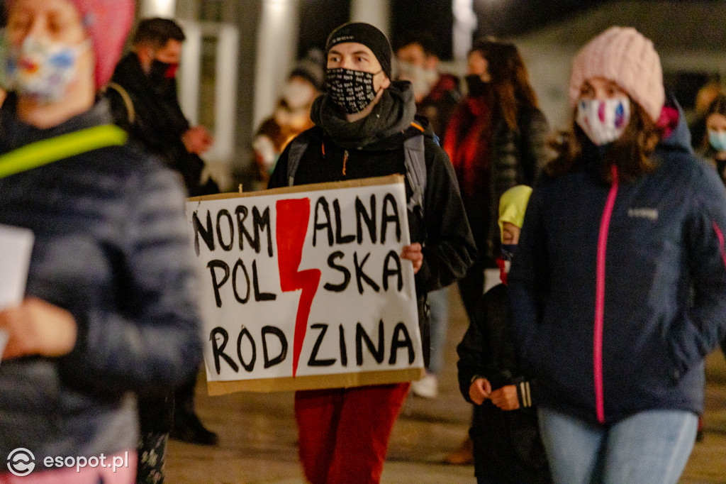 Strajk Kobiet w Sopocie: wiceprezydent Sopotu przyłączyła się do protestujących [27.10.2020]