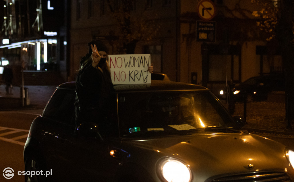 Strajk Kobiet w Sopocie: wiceprezydent Sopotu przyłączyła się do protestujących [27.10.2020]