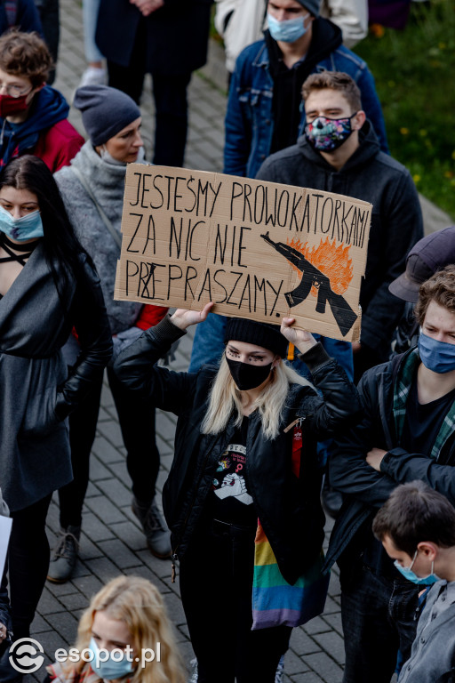Tłum studentów protestował na kampusie UG [FOTO]