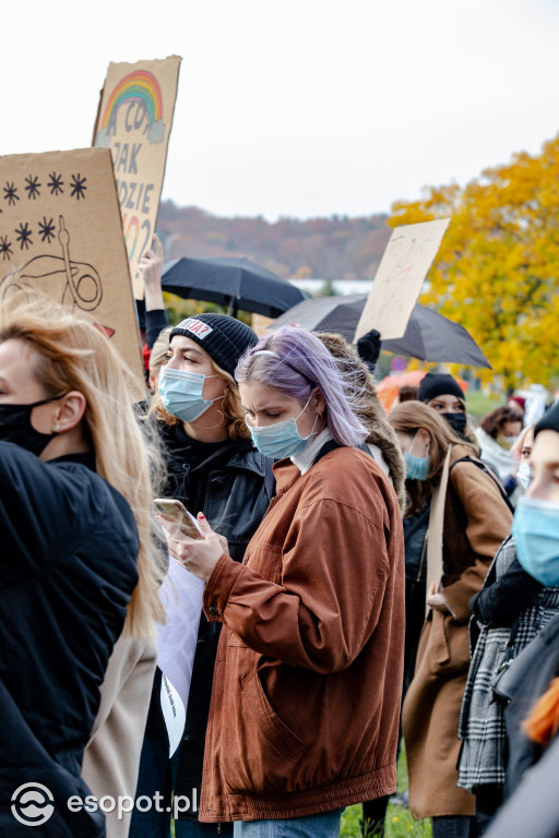 Tłum studentów protestował na kampusie UG [FOTO]