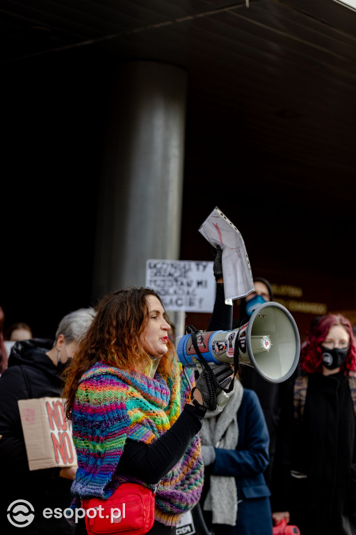 Tłum studentów protestował na kampusie UG [FOTO]