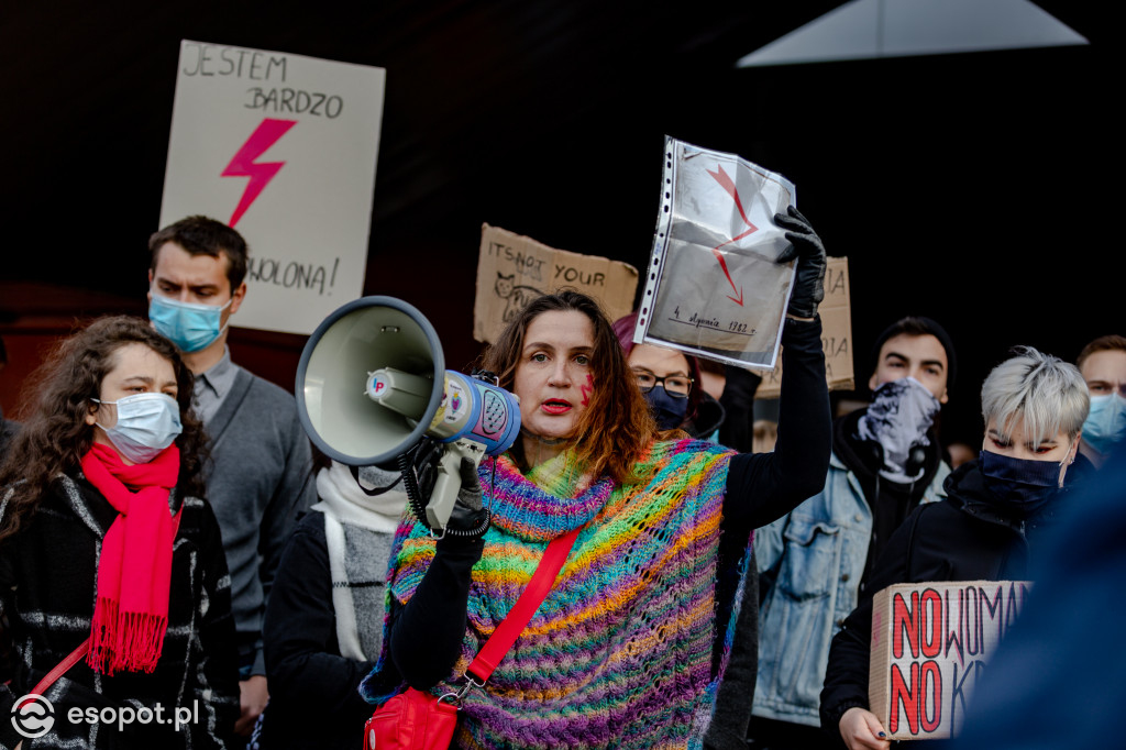 Tłum studentów protestował na kampusie UG [FOTO]