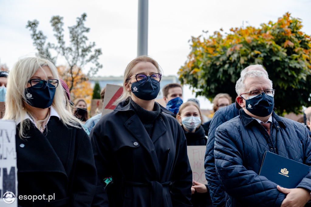 Tłum studentów protestował na kampusie UG [FOTO]