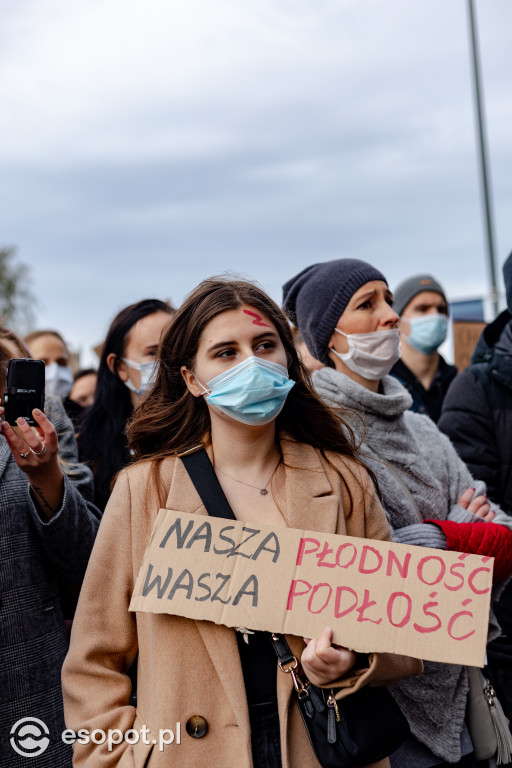 Tłum studentów protestował na kampusie UG [FOTO]