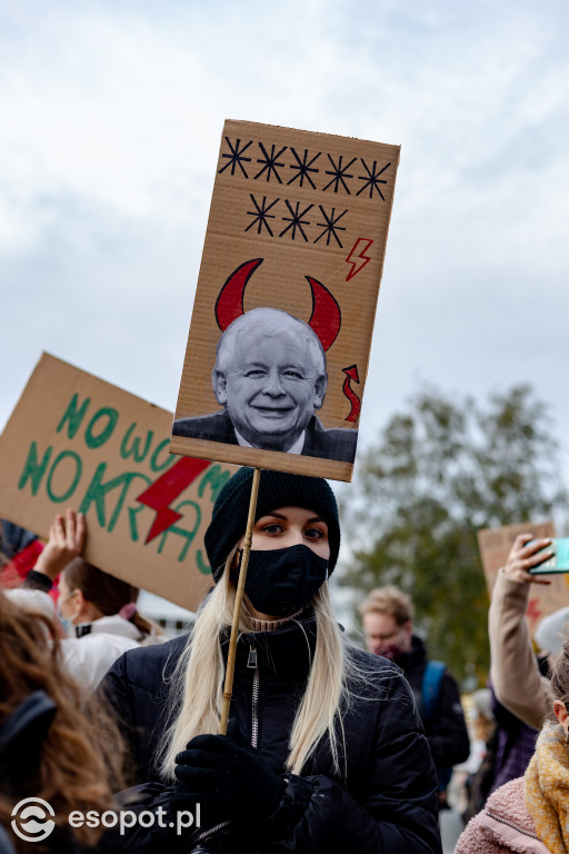 Tłum studentów protestował na kampusie UG [FOTO]