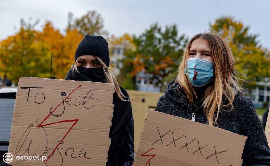 Tłum studentów protestował na kampusie UG [FOTO]