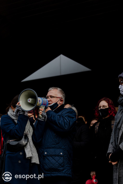 Tłum studentów protestował na kampusie UG [FOTO]
