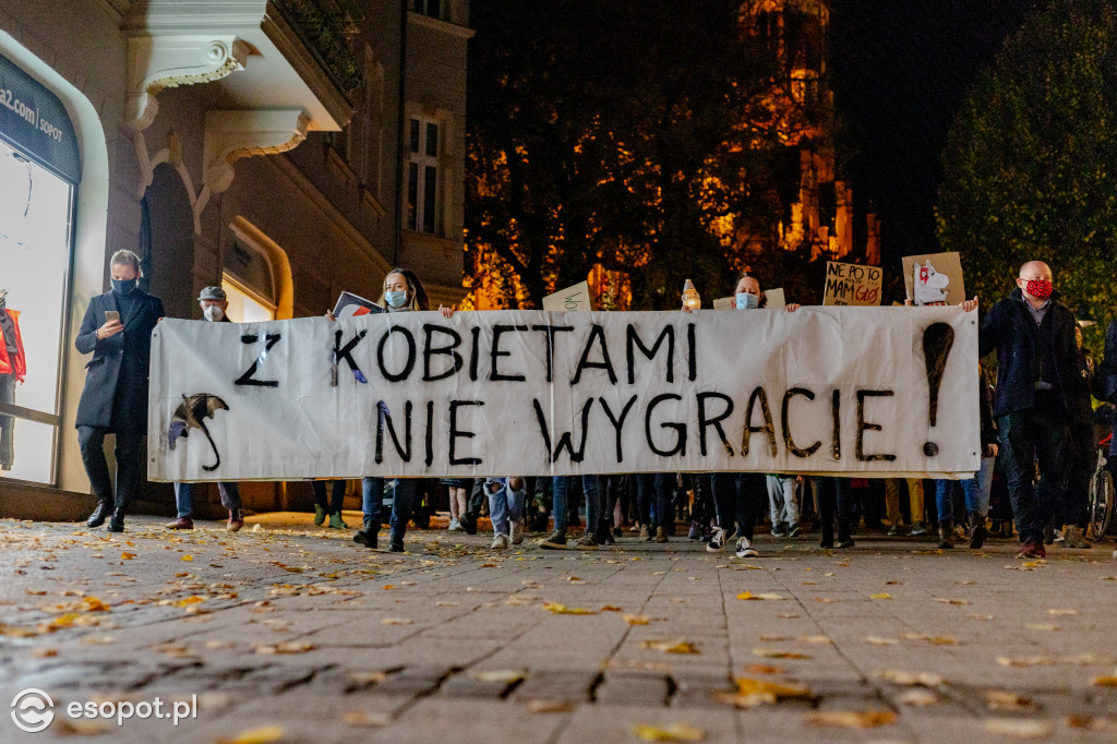 Strajk Kobiet w Sopocie: władze miasta dołączyły do protestu [FOTO]