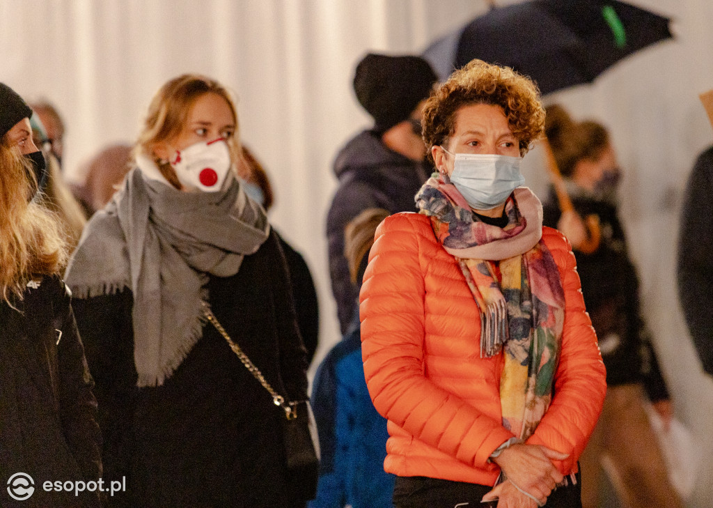Strajk Kobiet w Sopocie: władze miasta dołączyły do protestu [FOTO]