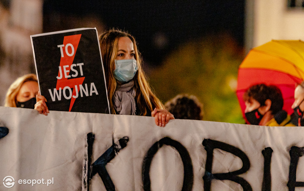 Strajk Kobiet w Sopocie: władze miasta dołączyły do protestu [FOTO]