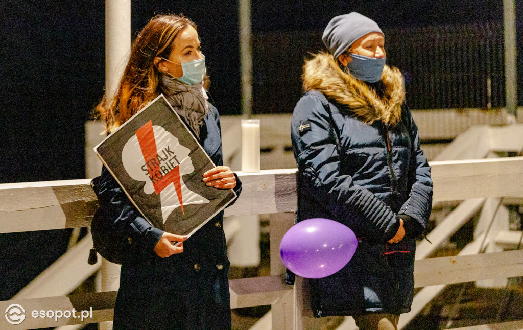 Strajk Kobiet w Sopocie: władze miasta dołączyły do protestu [FOTO]