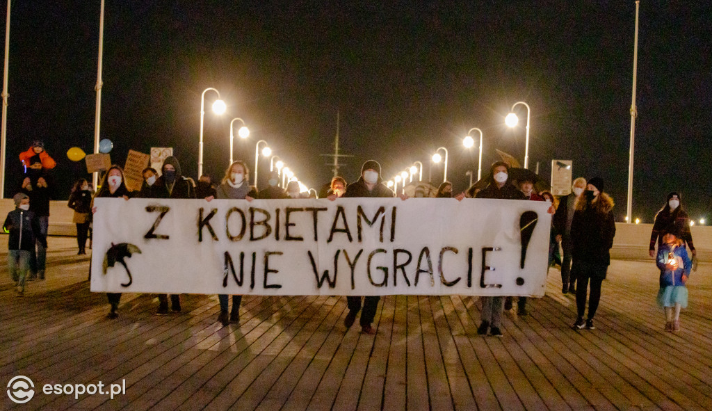 Strajk Kobiet w Sopocie: władze miasta dołączyły do protestu [FOTO]