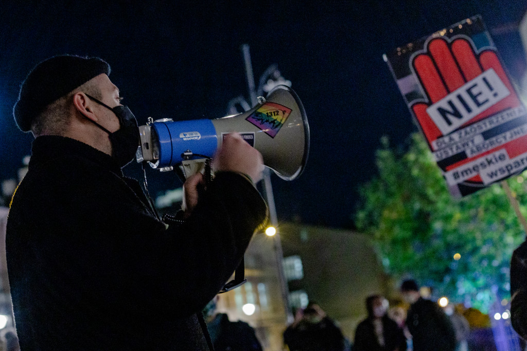 Strajk Kobiet w Sopocie: organizacje młodzieżowe zablokowały sopockie ulice [FOTO]