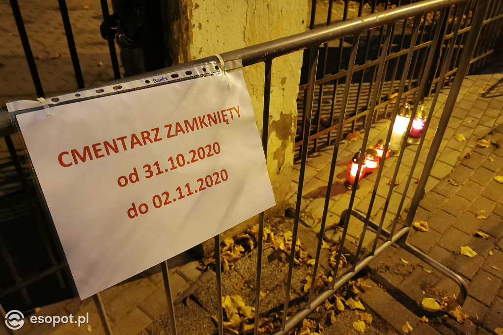 Sopot: Puste cmentarze - Dzień  Wszystkich Świętych jakiego jeszcze nie było [FOTO]