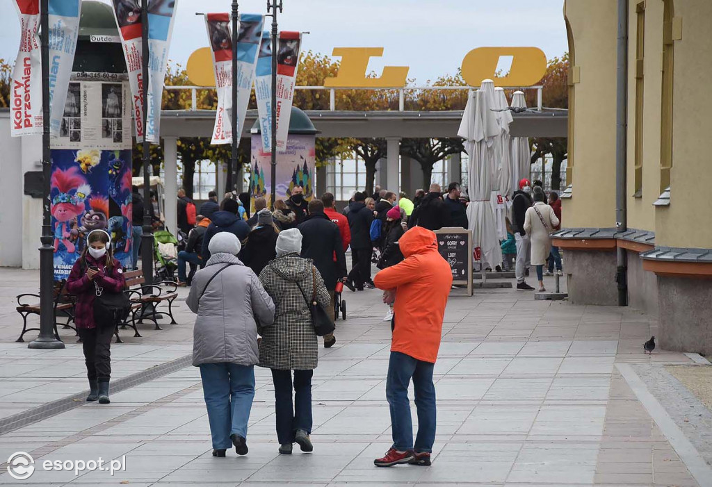 Sopot w czasie pandemii - niedzielny spacer po kurorcie 08.11.2020