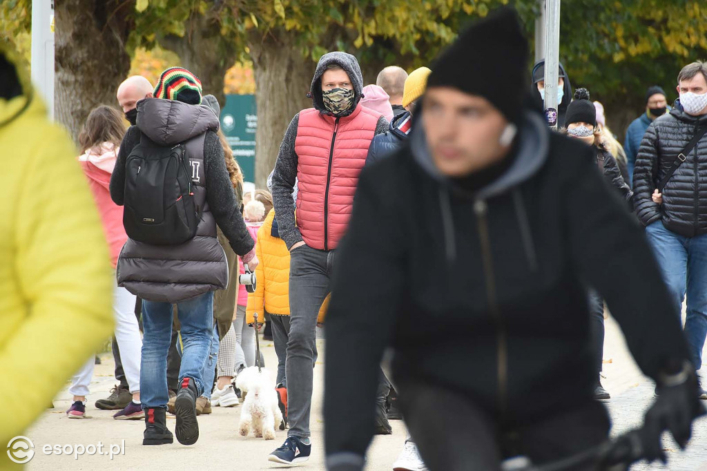 Sopot w czasie pandemii - niedzielny spacer po kurorcie 08.11.2020