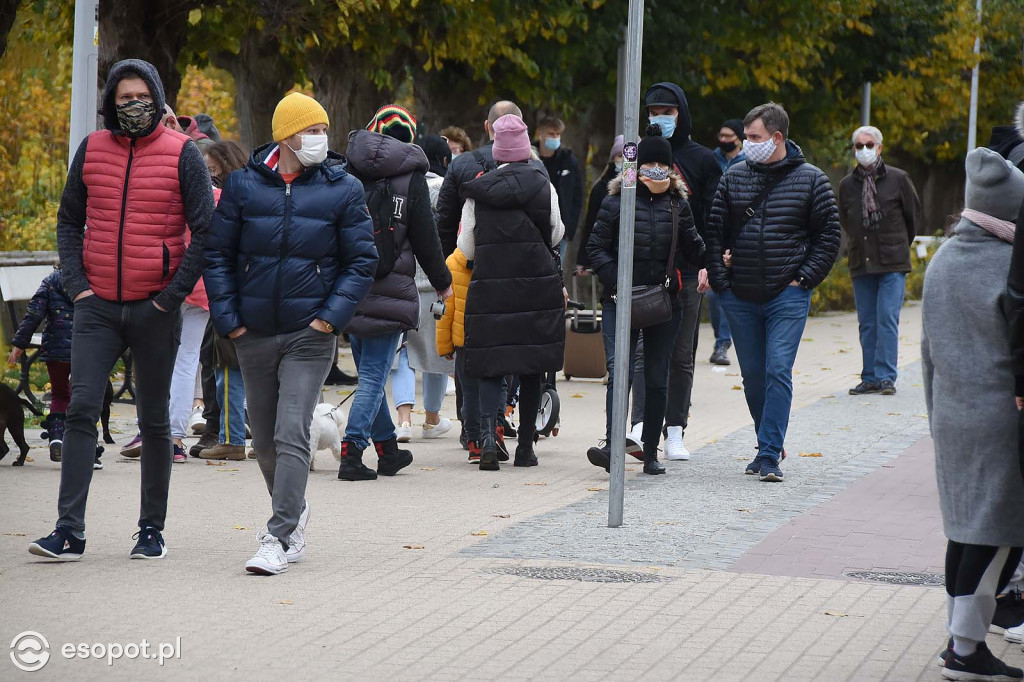 Sopot w czasie pandemii - niedzielny spacer po kurorcie 08.11.2020