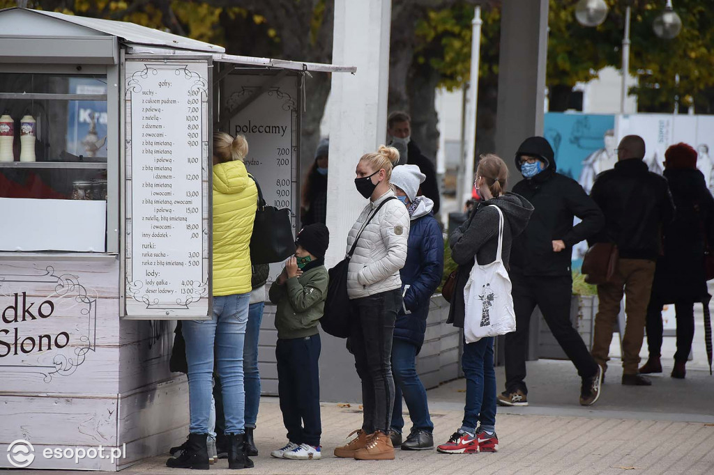 Sopot w czasie pandemii - niedzielny spacer po kurorcie 08.11.2020
