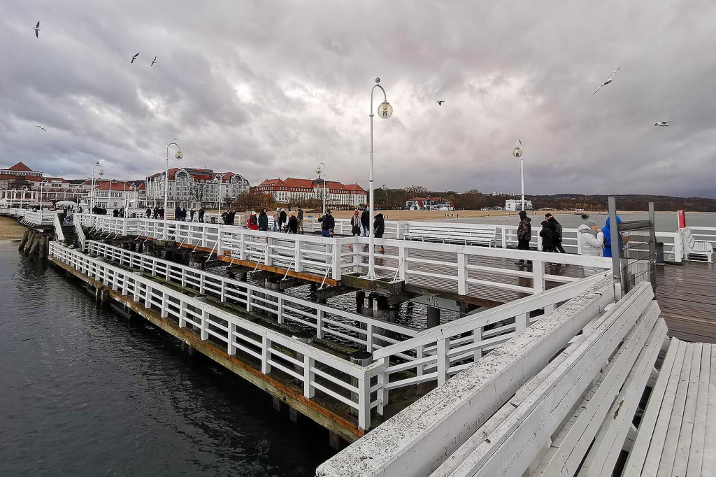 Sopot: Pogoda nie odstraszyła spacerowiczów w kolejny listopadowy weekend [FOTO]