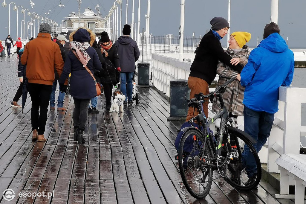 Sopot: Pogoda nie odstraszyła spacerowiczów w kolejny listopadowy weekend [FOTO]