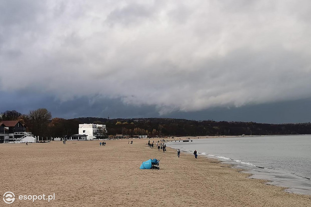 Sopot: Pogoda nie odstraszyła spacerowiczów w kolejny listopadowy weekend [FOTO]