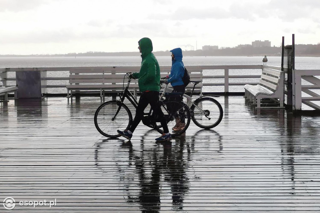 Sopot: Pogoda nie odstraszyła spacerowiczów w kolejny listopadowy weekend [FOTO]