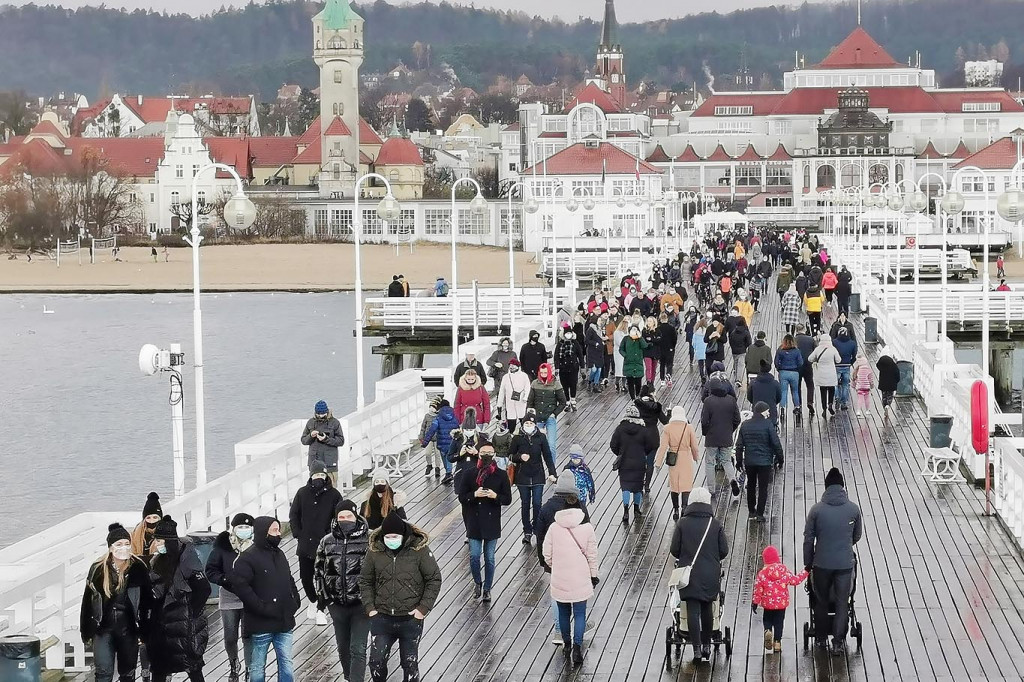 Tłumy na molo i piękny Sopot w ostatni weekend listopada [FOTO]