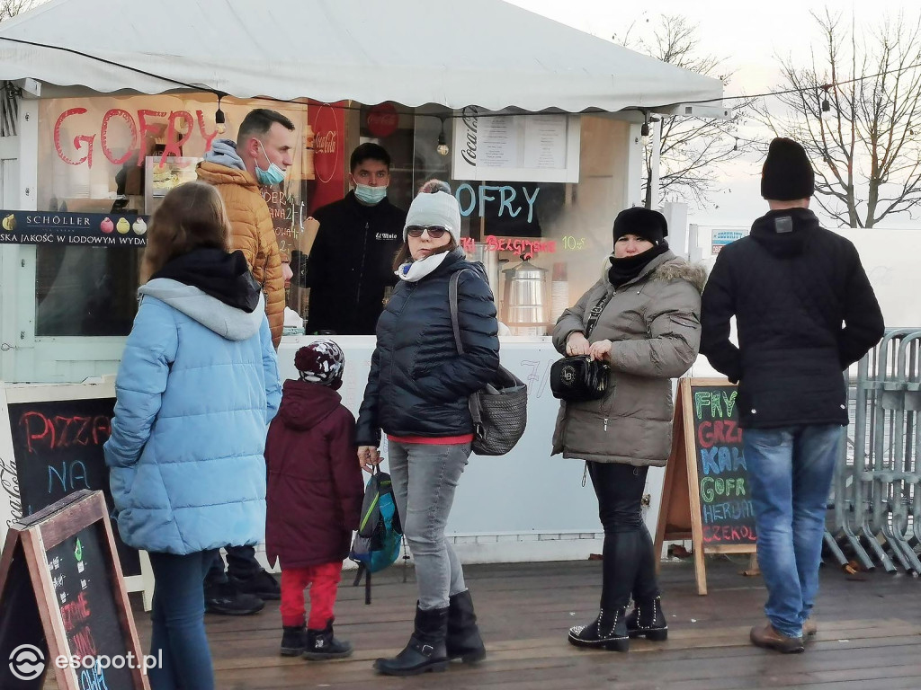Tłumy na molo i piękny Sopot w ostatni weekend listopada [FOTO]