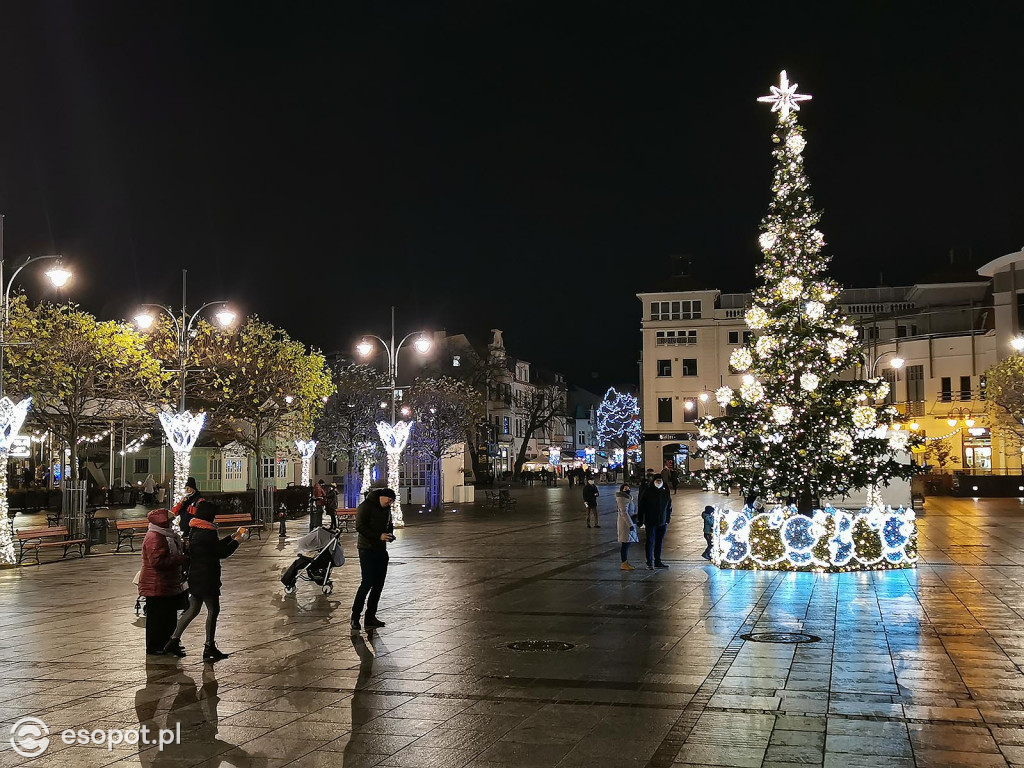 Sopot: Zabłysła choinka i kolorowe dekoracje świąteczne [FOTO]