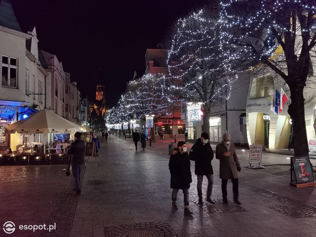 Sopot: Zabłysła choinka i kolorowe dekoracje świąteczne [FOTO]