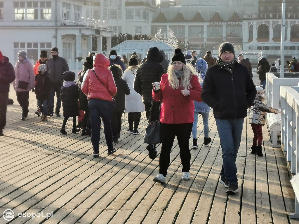 Sopot: Wiele osób wybrało spacer zamiast zakupów w ostatni przedświąteczny weekend [FOTO]