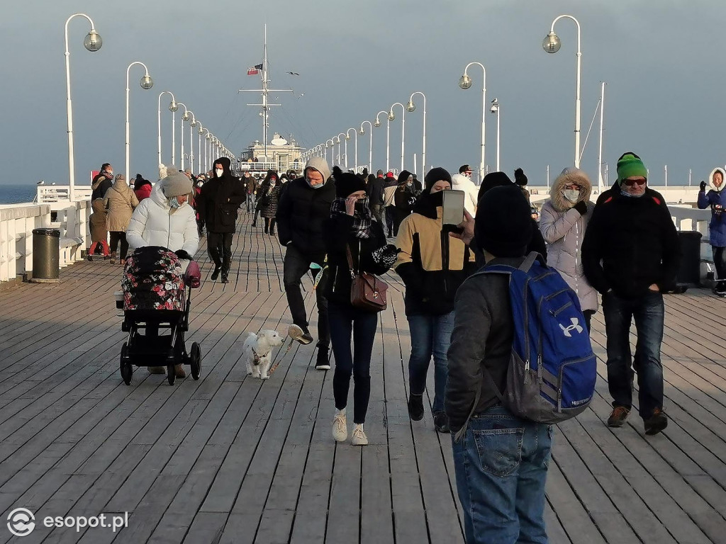 Sopot: Wiele osób wybrało spacer zamiast zakupów w ostatni przedświąteczny weekend [FOTO]
