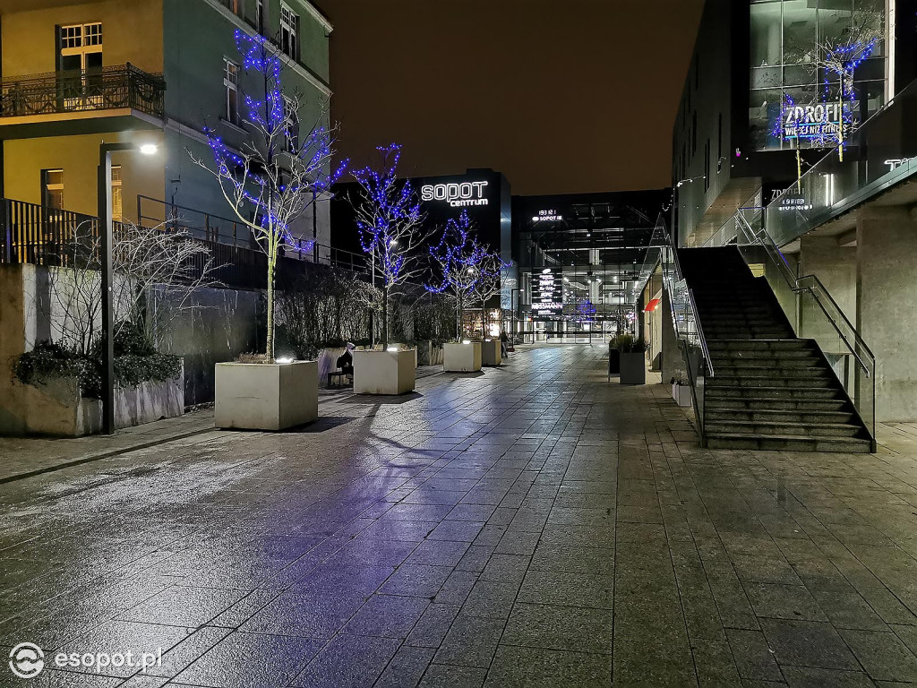 Sylwester Sopot 2020 - opustoszałe miasto wita Nowy Rok [FOTO]